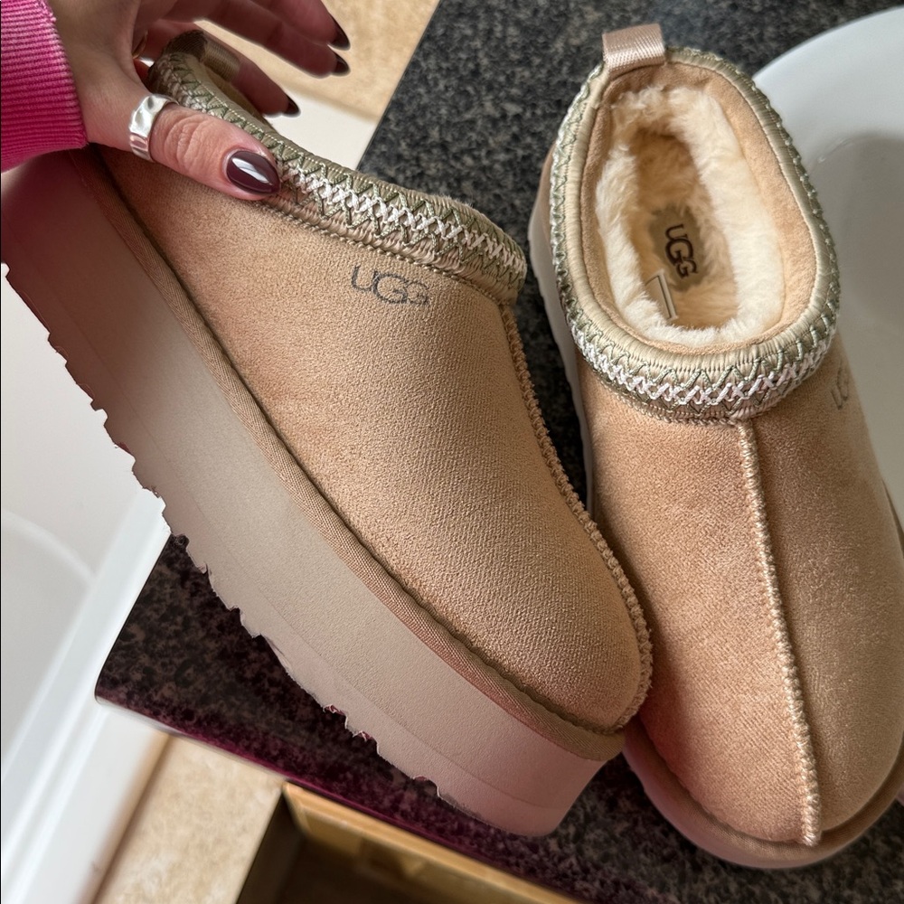 UGG slip on - beige platform